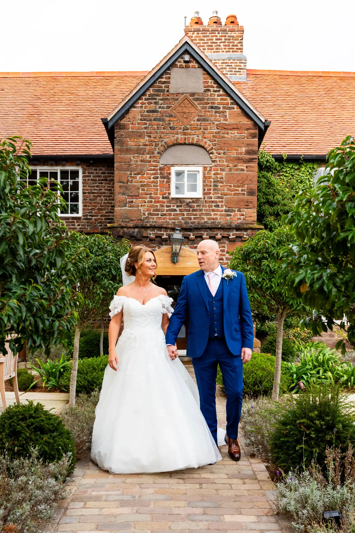 Laura & Josh wedding photo 1